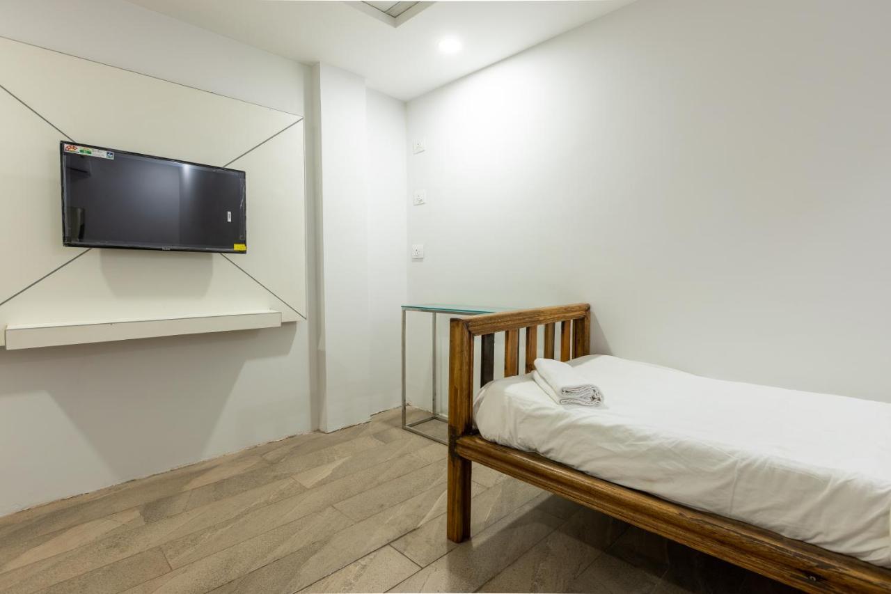 The Grand Monarch Hotel, 우자인 외부 사진